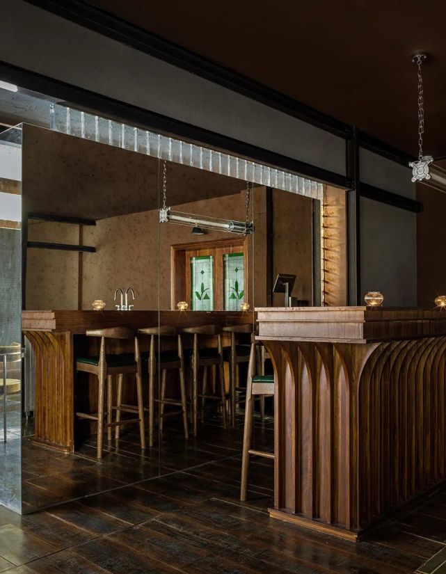 烛光映衬下的浪漫情调-mimosa酒吧/乔和桥治建筑实验室