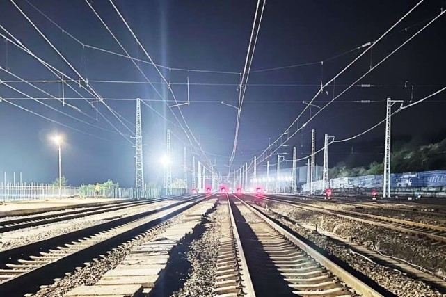 梅七铁路信号联锁改造施工圆满收官