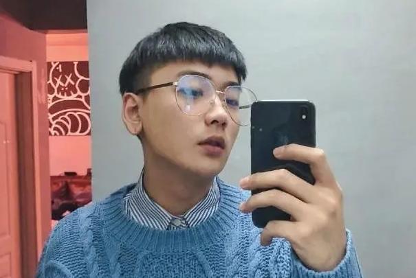 网红崔晋模仿"蓝忘机",因身材被批毁经典,网友:泡浮囊了