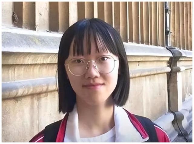 湖北725分高考女状元唐楚玥语文成绩十年难遇7岁豪言结果成真