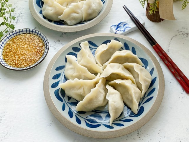 色香味俱全的香菇猪肉饺子,味道鲜美,就是吃不够