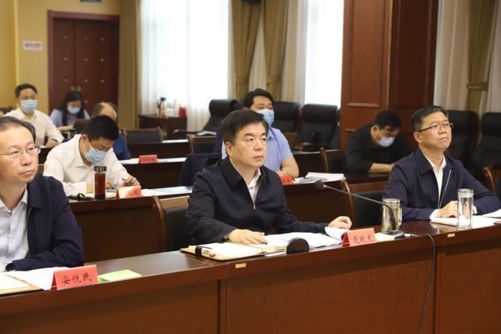 王海龙指出,河北省科协通过设立重点产业发展服务专项,推动海智基地