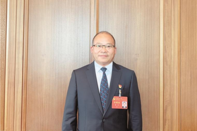 贵州省第十三次党代会代表陈石:大胆试,大胆闯,主动改