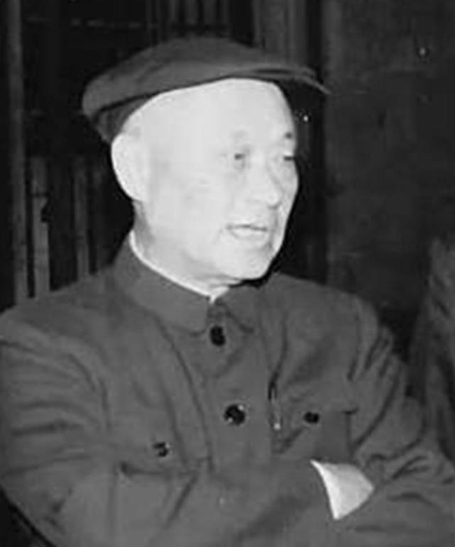 项与年有个儿子名叫项南,项南出生于1918年,福建省连城县朋口镇文坊村