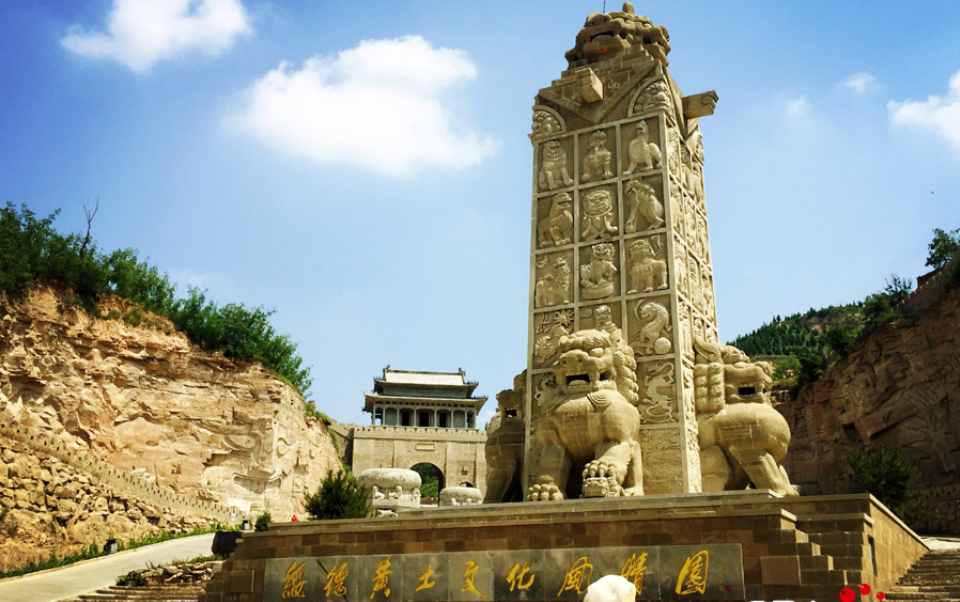 陕西绥德城市广场规模宏大主题鲜明巨型石狮是亮点