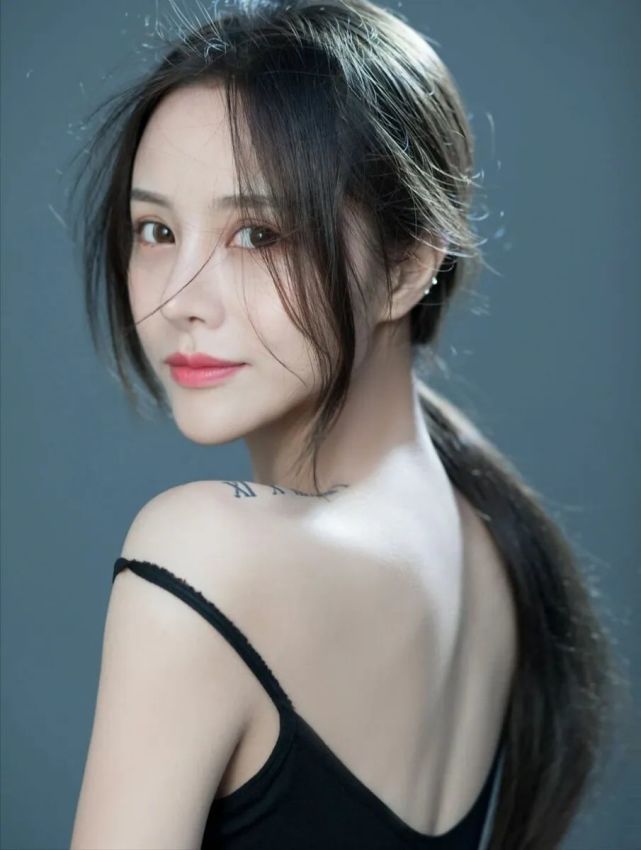 大眼网红美女壁纸特辑