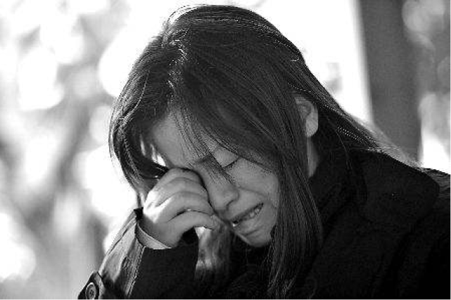 河南老汉垃圾堆捡到残疾弃婴,倾家荡产抚养17年,如今却妻离子散