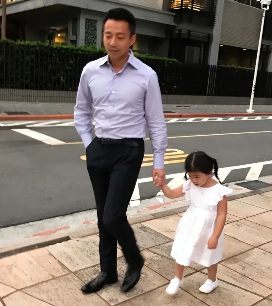 大s女兒8歲生日汪小菲無法陪孩子慶生以小玥兒的名字開新餐廳