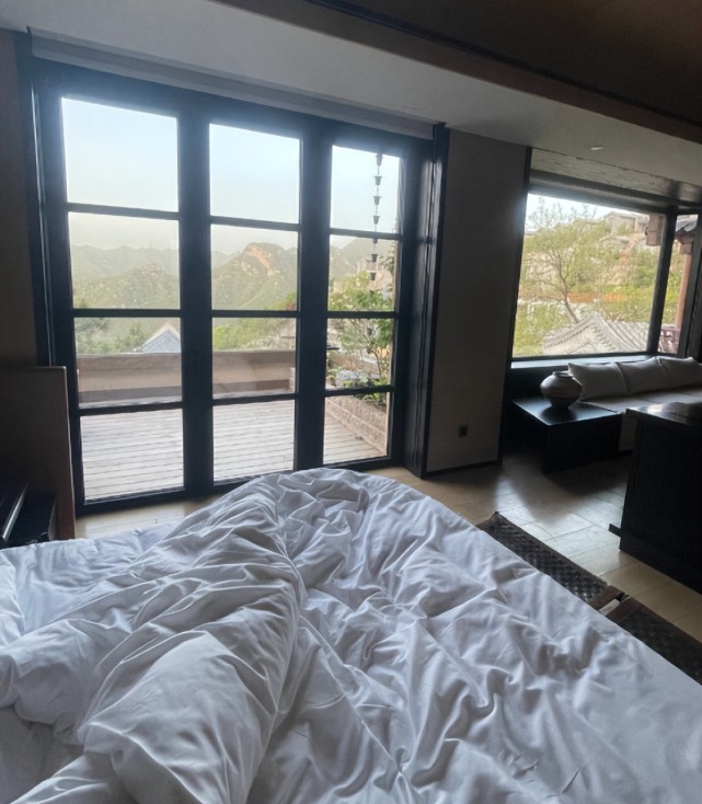 睡2米大床,卖萌自拍晒好身材,走出被骚扰阴霾