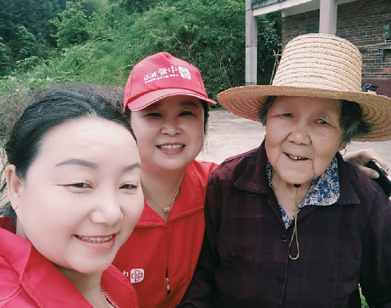 民促会中爱365湖南省株洲市管理中心负责人徐志红,联合服务中心罗晓玲