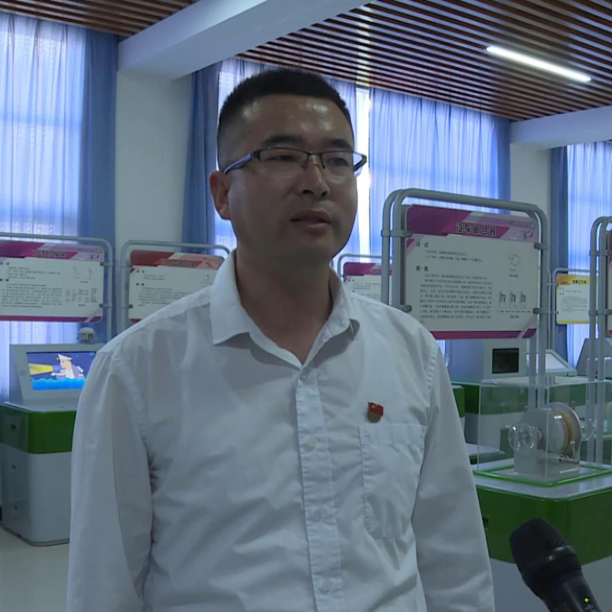 张陆启南涧一中德育副校长南涧科技馆落地我们南涧一中,让我们一中的