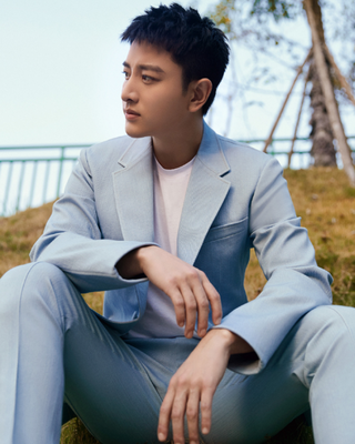 贾乃亮被拍与白衣女子同住酒店,被指新恋情,网友大呼"不可能"