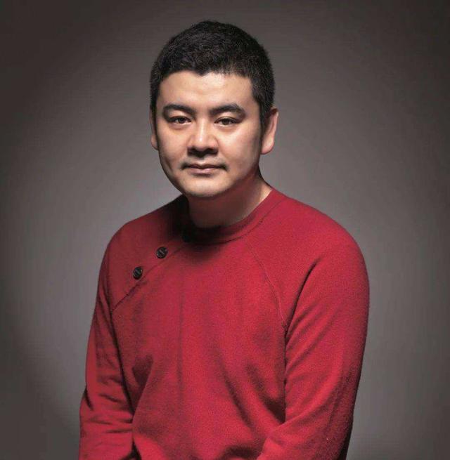 然后再光明正大的在一起,杨晓培是离婚了,但是尹涛就婚了约,一气之下