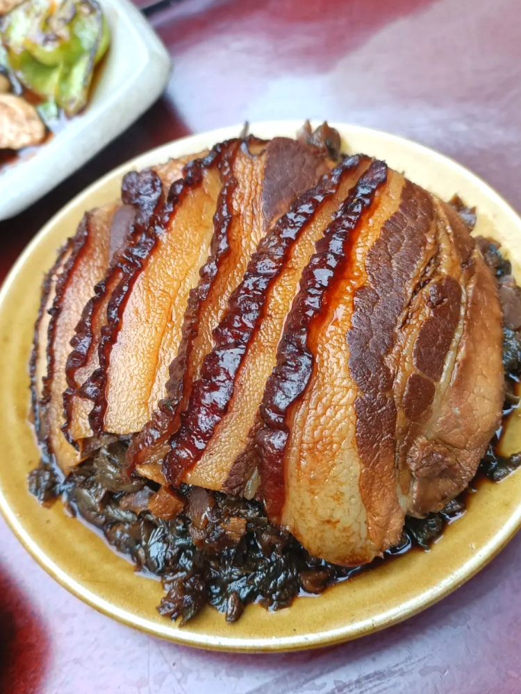 重庆80年代的老馆子,35年豆花饭,熟客:价格便宜,烧白安逸