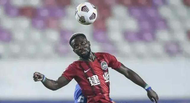 谁去跟图雷说一下:上个被河南建业球迷喷了最狠了球员叫吴龑