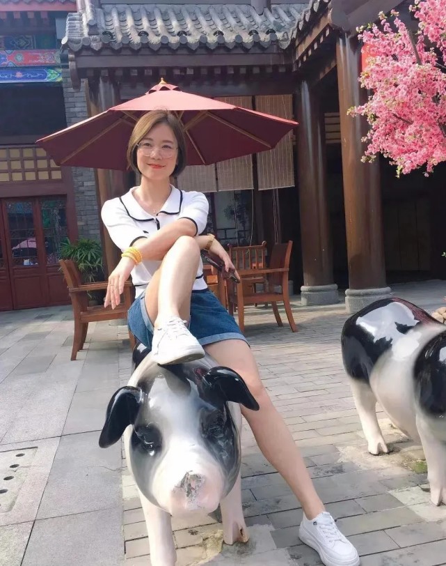 "原创诗词"胡小艳:红颜易老,痴心长驻,惆怅何时归路