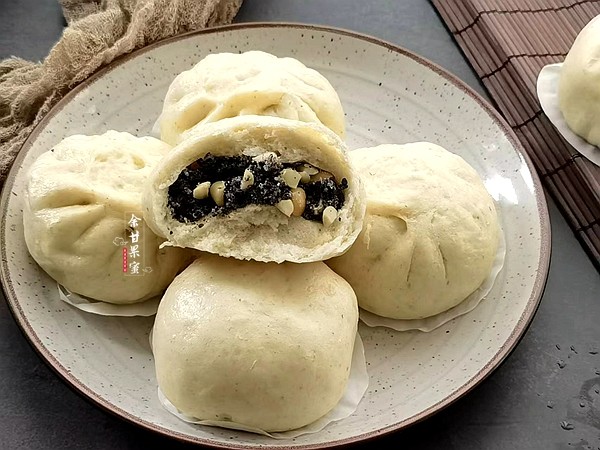 它的营养可与牛奶相媲美与芝麻拌馅做包子香甜松软真不错