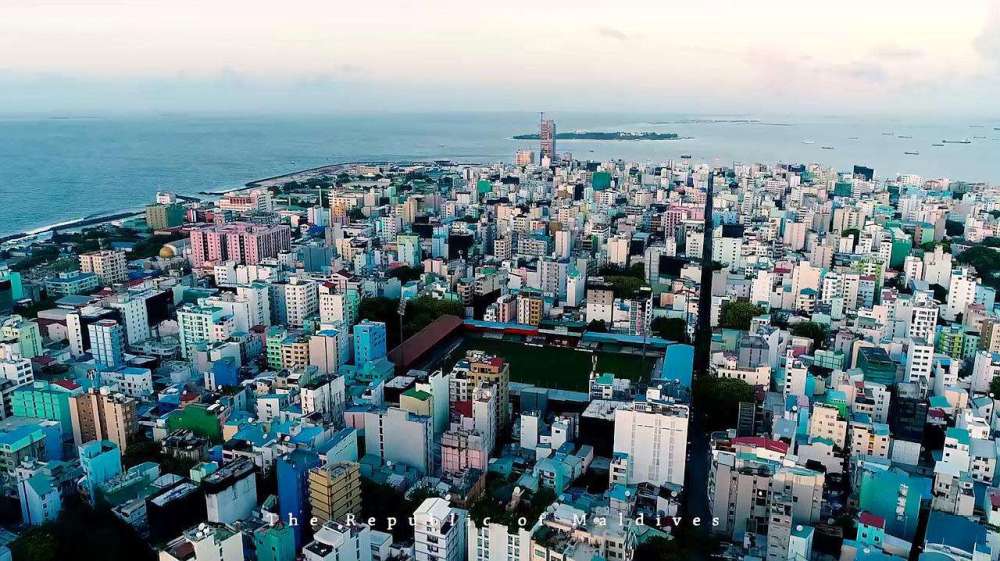马尔代夫有24万人挤在一个小岛上将来还面临沉没的危险