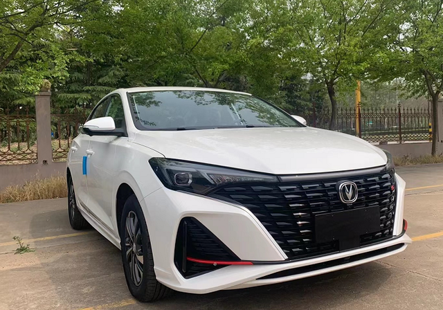 2022款长安逸动plus到店,前脸更高级,配置升级,上市在即