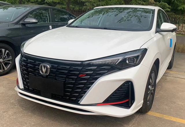 2022款长安逸动plus到店,前脸更高级,配置升级,上市在即_腾讯新闻