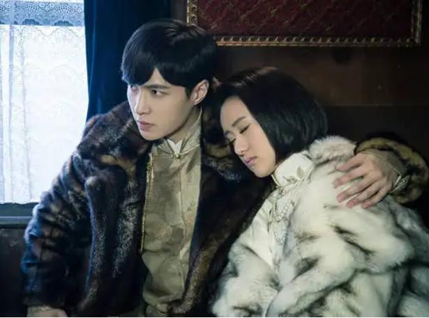 "炒作狂魔"袁冰妍,因耍大牌被封黑榜艺人,捆绑张艺兴炒作恋情