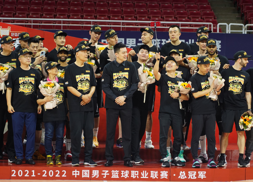 体育篮球cba总决赛辽宁本钢夺冠2