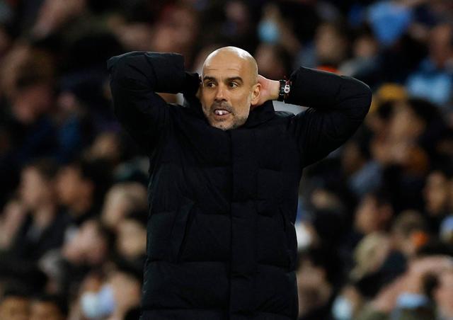 40踢成21瓜迪奥拉接近崩溃愤怒咆哮无奈抱头喝水