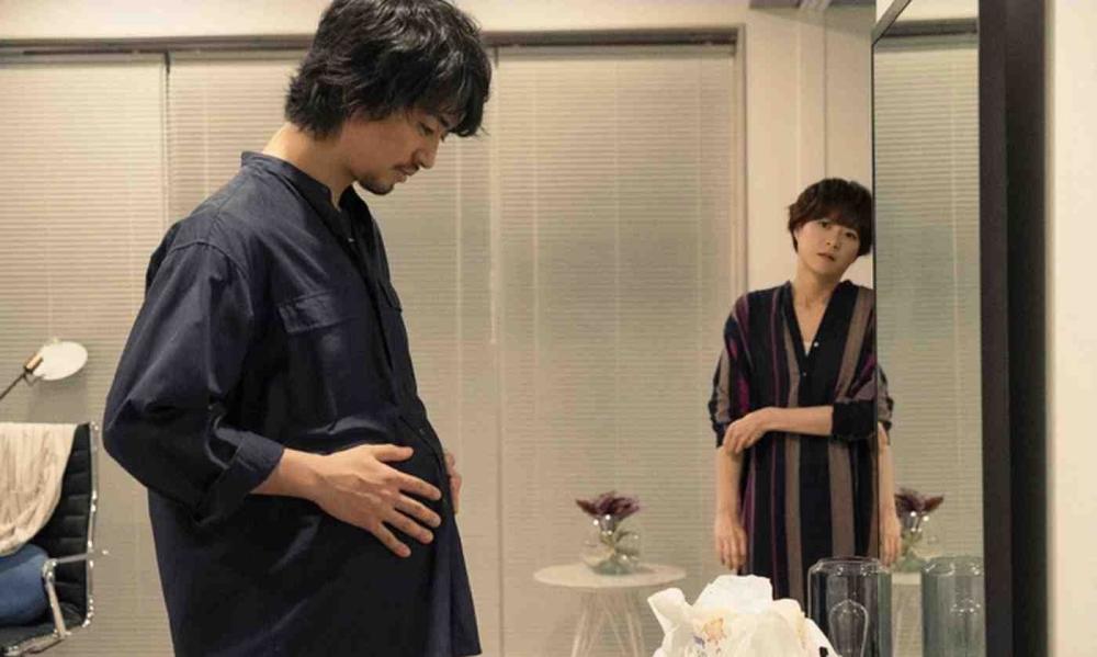 主角 斋藤工正是成为了孕夫而面对职场,生活和夫妇关系上的不便和痛苦