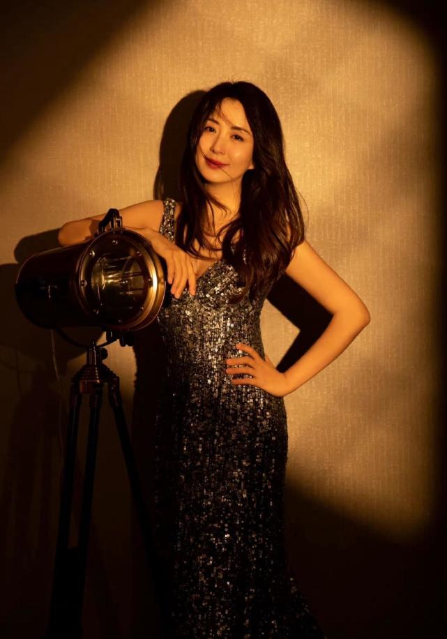 没有人能拒绝75年的杨童舒