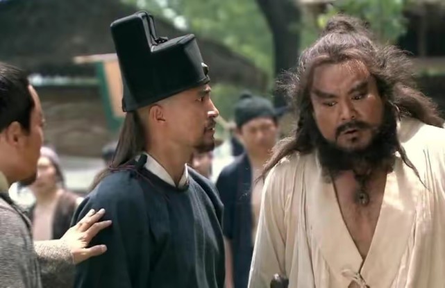 上梁山后,李逵也不敢在这个老领导面前太过放肆.