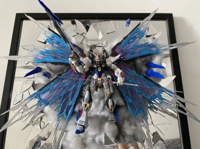 【佳作】破镜高达