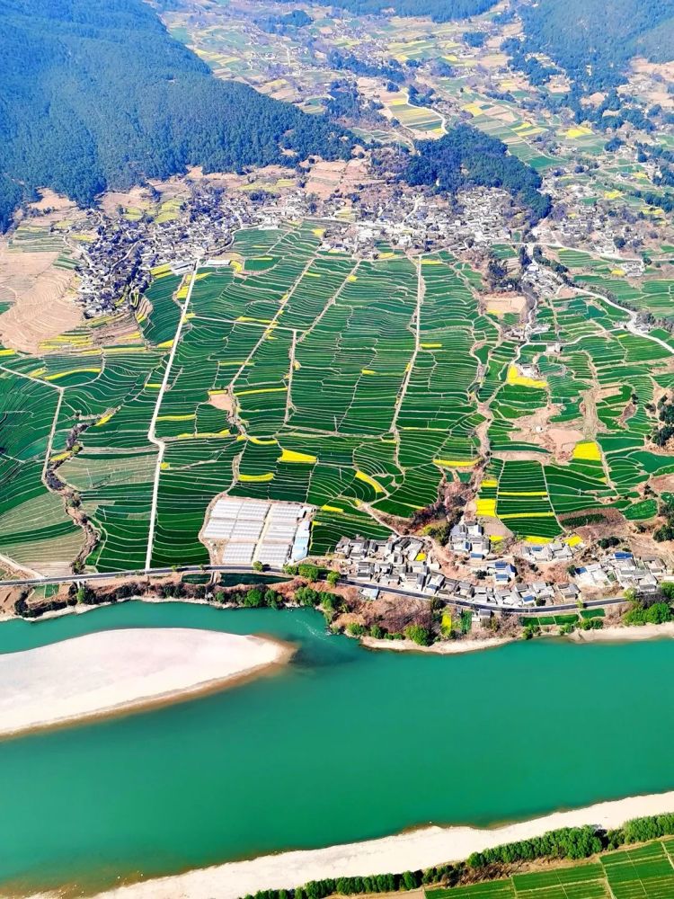 美图高空俯瞰丽江的春天很艳