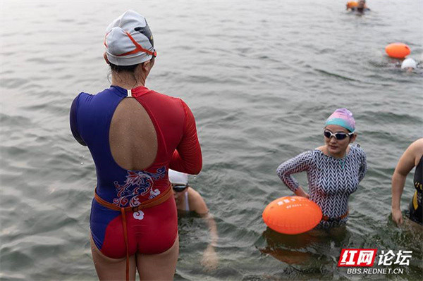 由于桃源地处江南水乡,河流,水库,堰塘到处都是,会游泳的人也特别多.