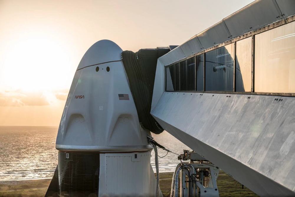 spacex全新载人龙飞船送4名宇航员前往国际空间站