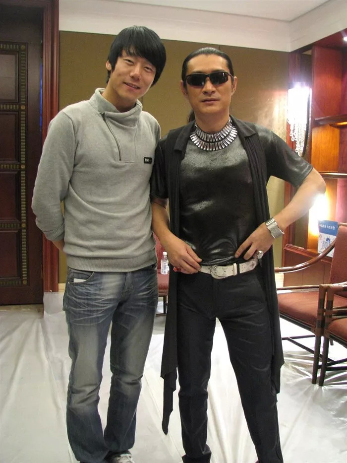 1993年黄安想跟妻子离婚找个年轻漂亮的女人共度余生