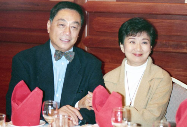 87岁曾江酒店去世,外甥王馨平悲痛发声:他还帮我安排拜祭父亲的花篮