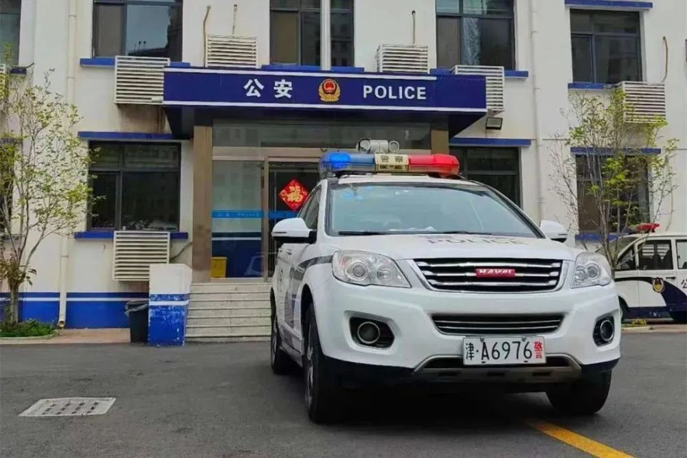 警车出警照片图片