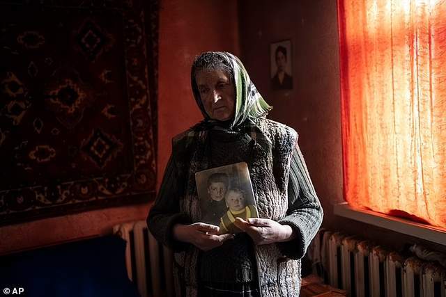 几百位俄罗斯母亲，被迫收到了儿子战死的照片最珍贵的礼物满分作文