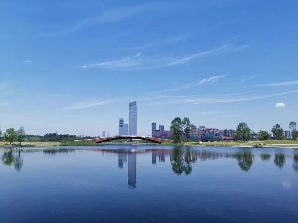 兴隆湖超千套房源来袭,看湖c位即将取证!_腾讯新闻