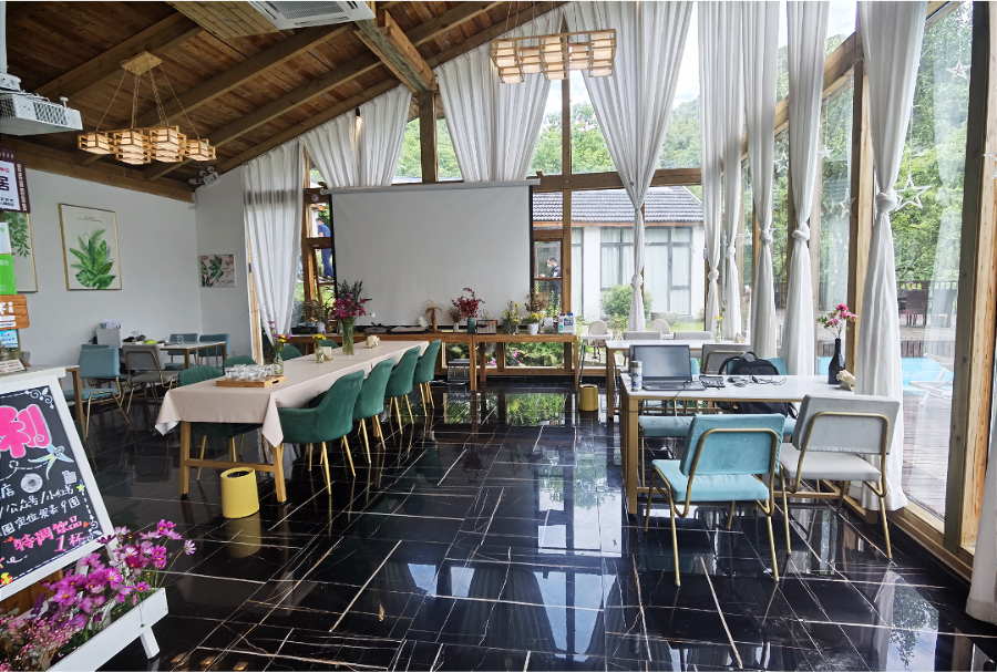 公安派出所民警深入沐格山居,那园山居等民宿