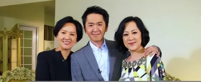 邓兆尊:每月给女友20万生活费,家中三女共侍一夫,20年和和美美