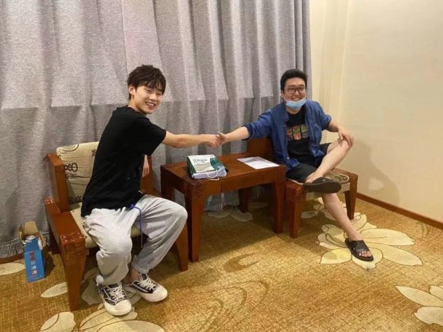 毕鑫业携新剧《我有一个朋友》撬开喜剧C位的神秘面纱_腾讯新闻