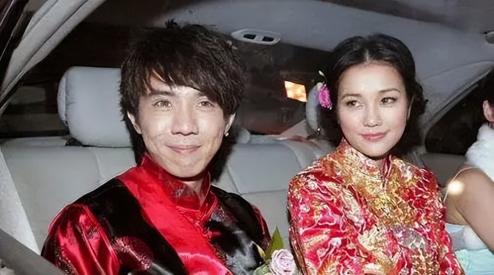 谢安琪比演员老公张继聪大岁,张继聪是广州歌手张敬轩的表舅父,1984年