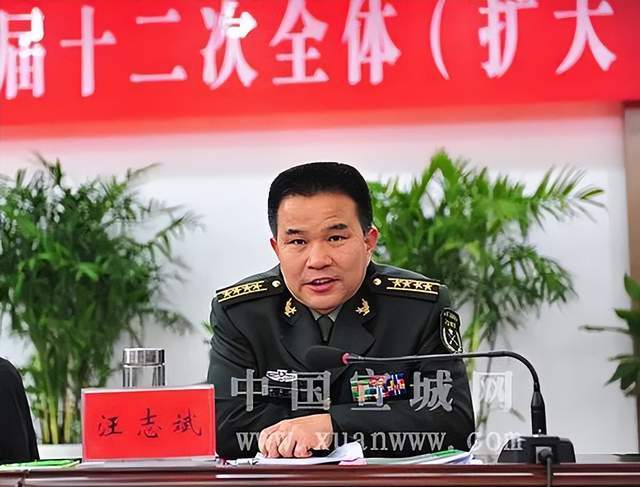 西部战区陆军新政委:曾率队抗洪救灾,在"拱卫京畿"的集团军任职