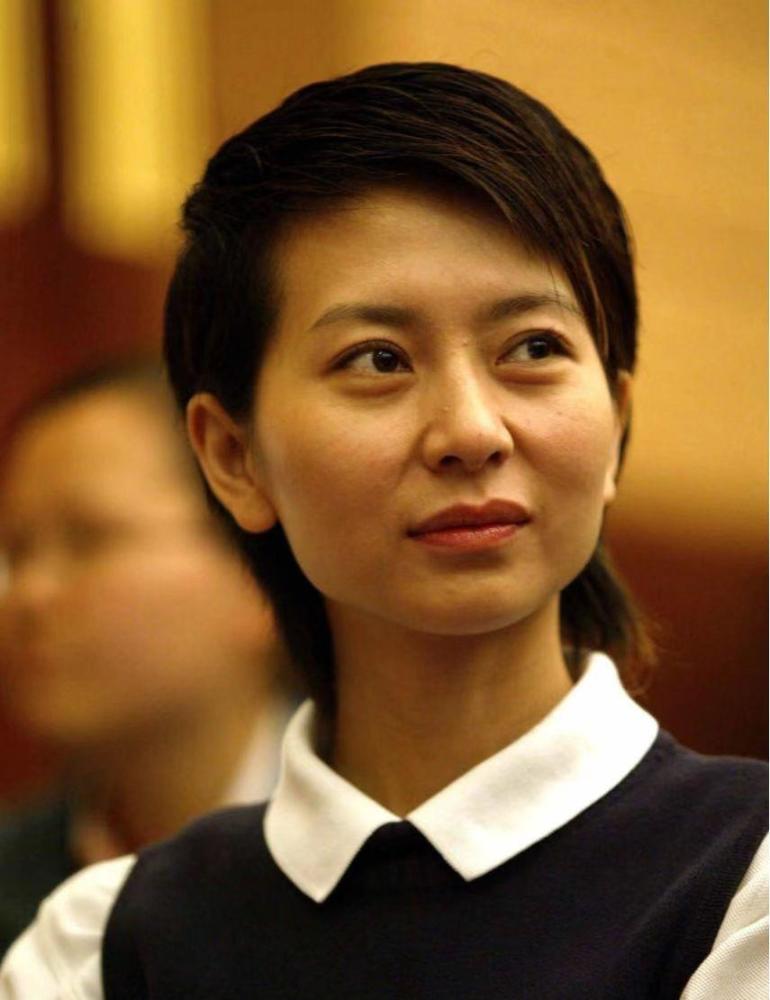 甘萍曾陷逼婚门被逼退出歌坛嫁二婚前国足老公终获幸福