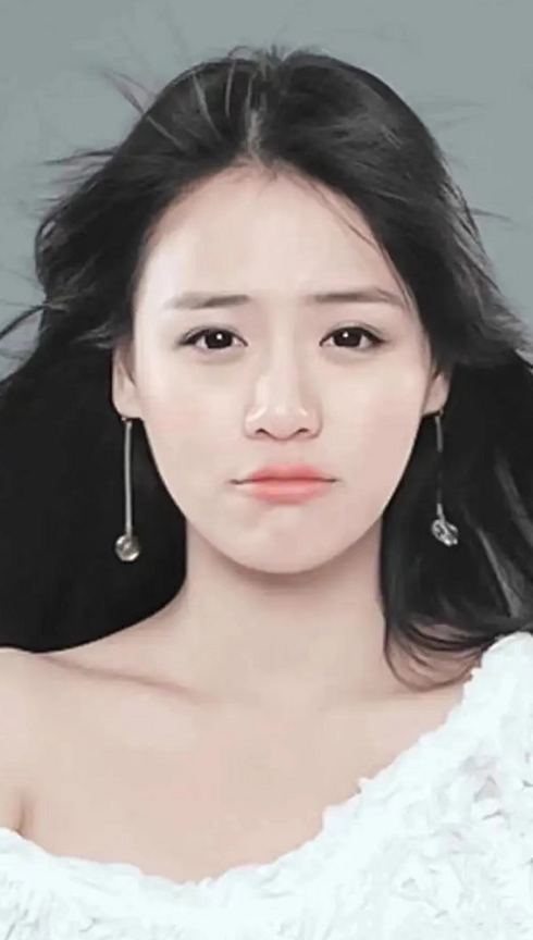 英国待产马思纯张曼乐被偶遇穿情侣装十指紧扣女方大肚明显