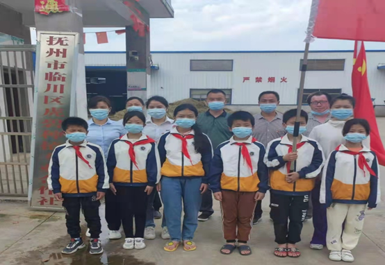 【"模范党支部"创评】荣山镇中心小学开展党员带队员寻访"美丽江西"