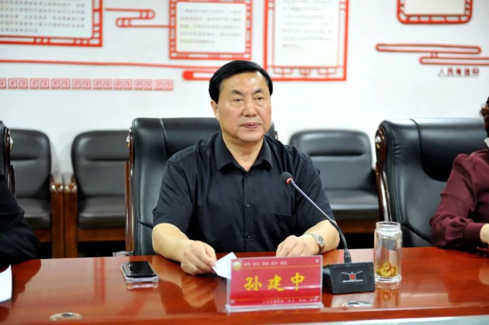 河北外国语学院董事长,校长孙建忠院士,副董事长,执行校长习伟教授