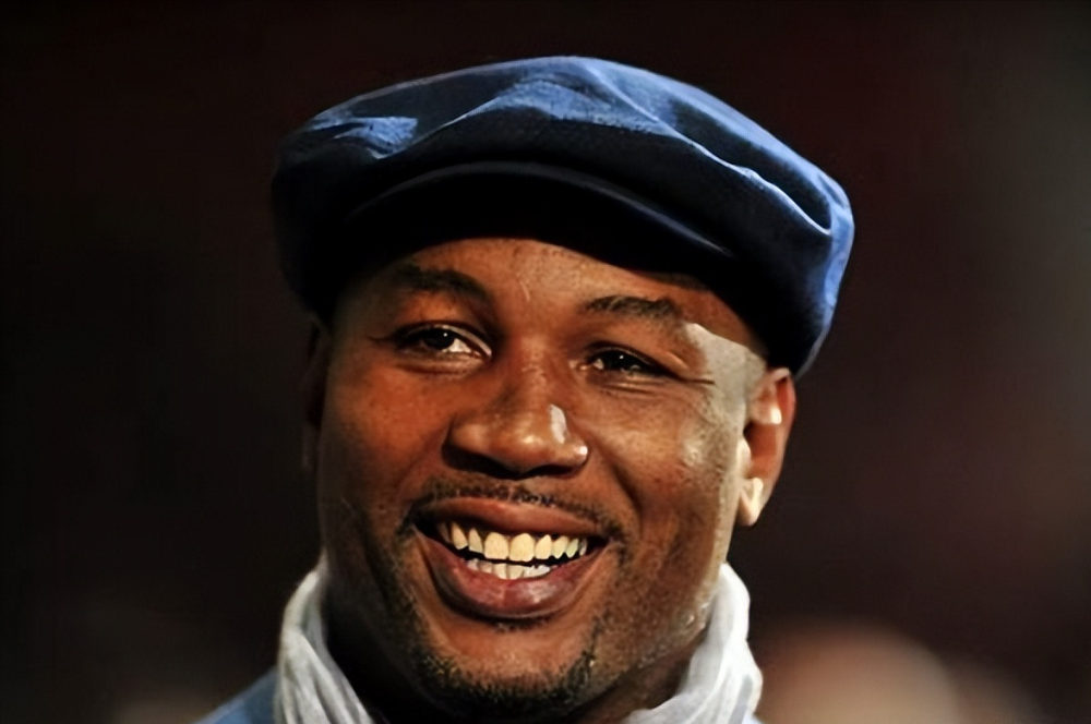 不舍前世界拳王刘易斯在接受记者采访时挽留泰森富里