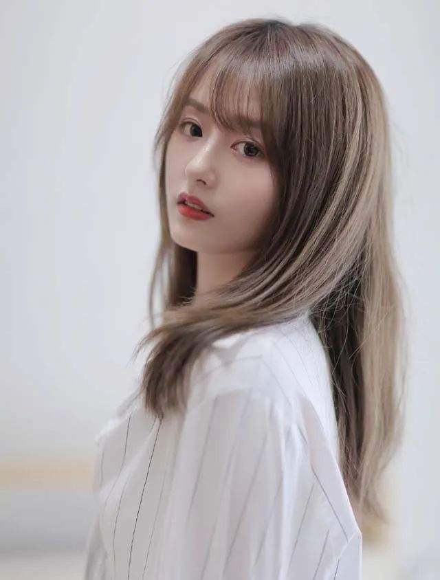 球迷调侃:长江以北,七姐最美